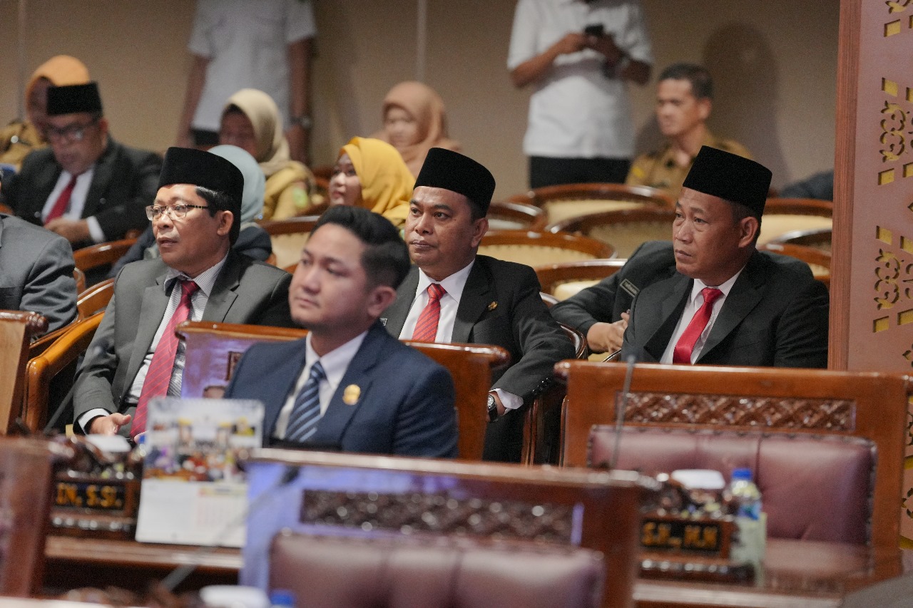 Andie Dinialdie, Raden Gempita, H Nopianto dan H M Ilyas Panji Alam Resmi Dilantik Sebagai Pimpinan DPRD Prov Sumsel Masa Jabatan 2024-2029