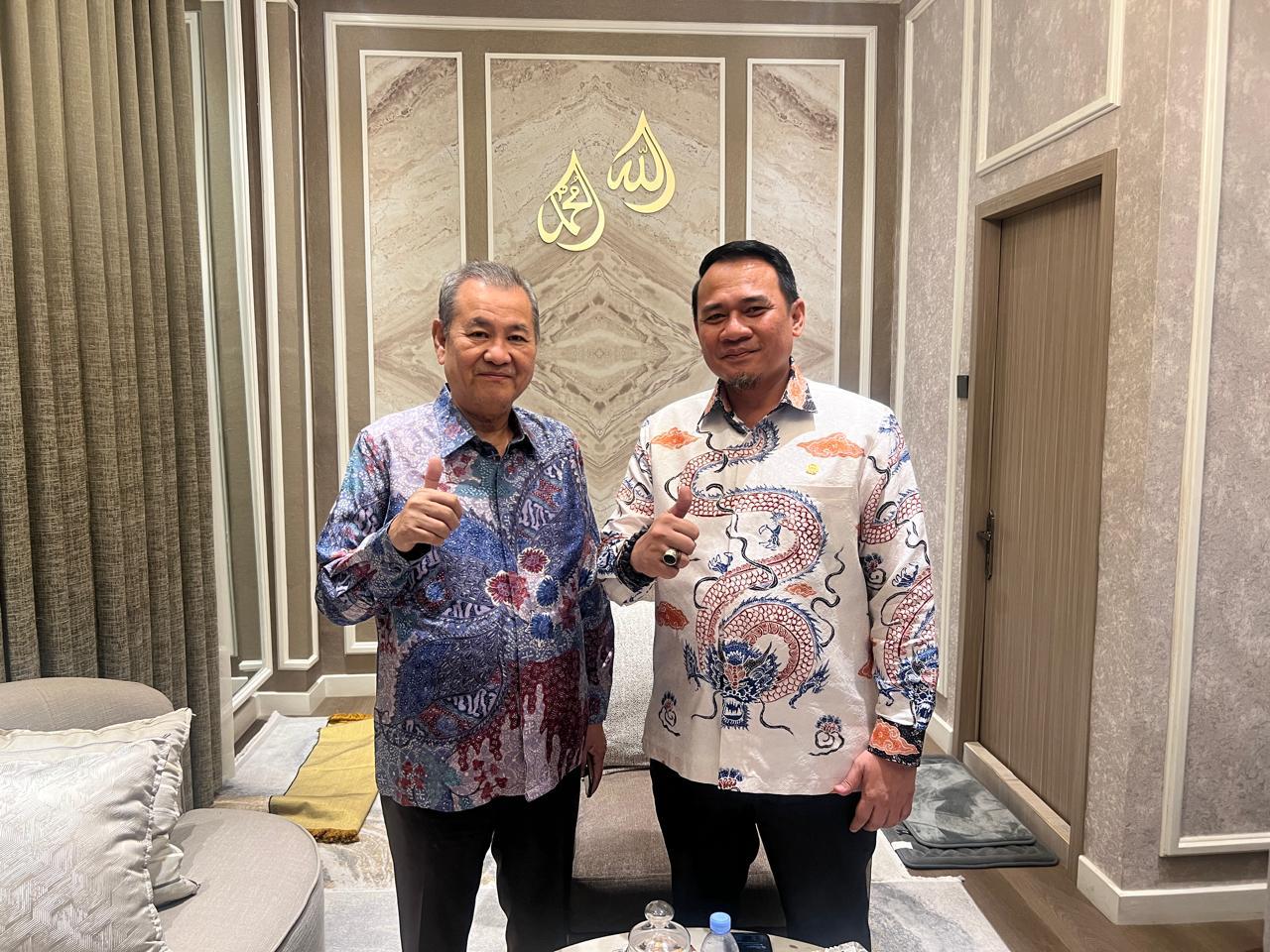 Chairul S Matdiah bersama Ketua DPRD Sumsel Andie Dinialdie.