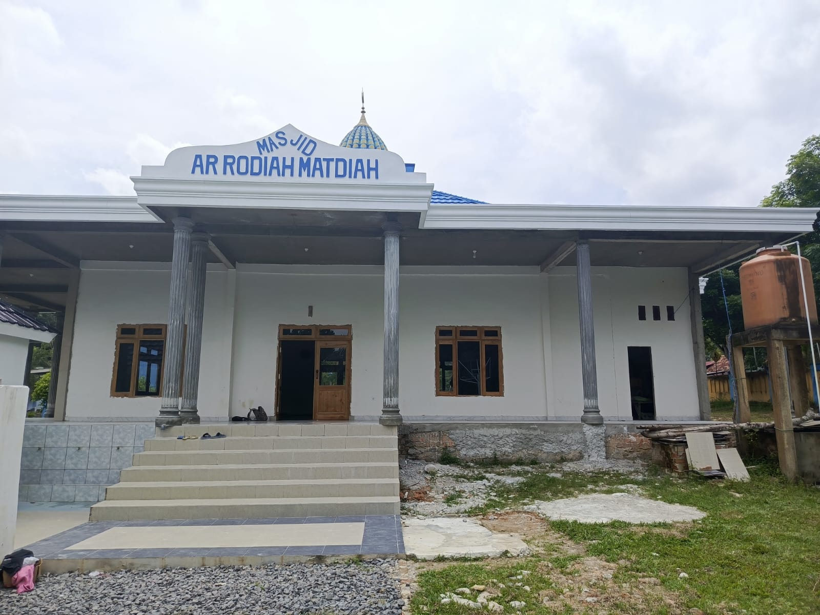 Masjid Ar Rodiah Matdiah yang dibangun di SMA Negeri 5 Kota Prabumulih.